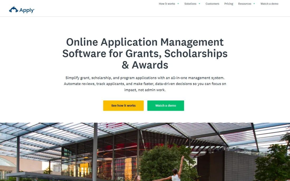 SurveyMonkey Apply homepage